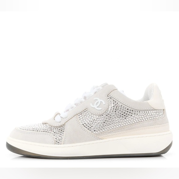 Chanel Suede Low Top Sneakers From the Cruise 2023 Collection by Virginie Viard - Picture 4 of 10